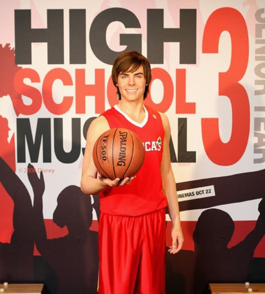 Zac Efron steht als Wachsfigur bei Madame Tussauds in London