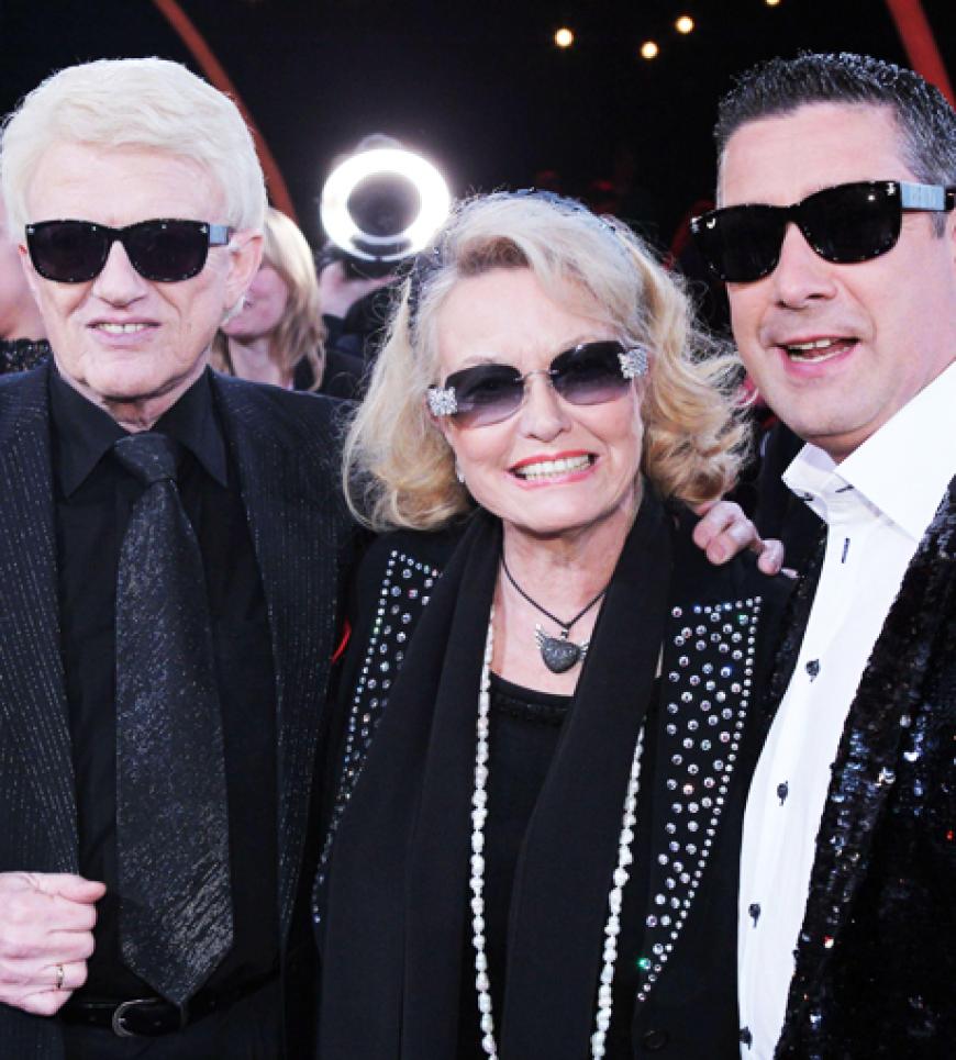 Jochaim Llambi (r.) hatte Heino und Hannelore in die Sendung eingeladen - die Drei posierten cool mit Sonnenbrille