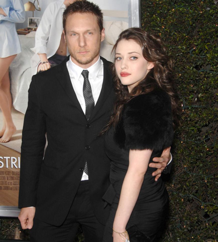 Schauspielerin Kat Dennings mit einem Gast