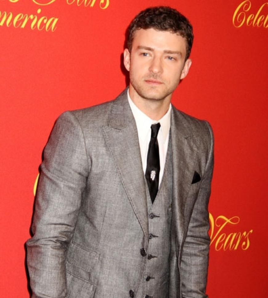 Justin Timberlake mit ernster Miene. Lag es daran, dass er niemanden erkannte? Seine Brille trug er nämlich in der Hand