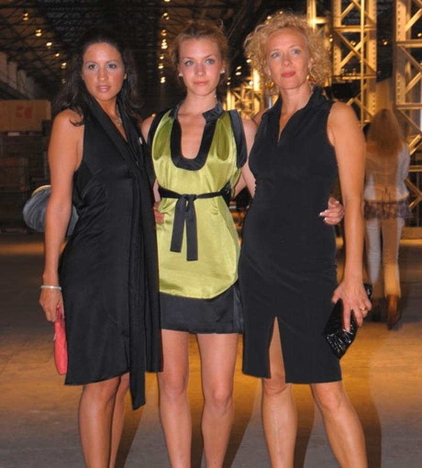Produzentin Minu Barati-Fischer und Freunin Katja Riemann mit ihrer Schwester Paula (Mitte)