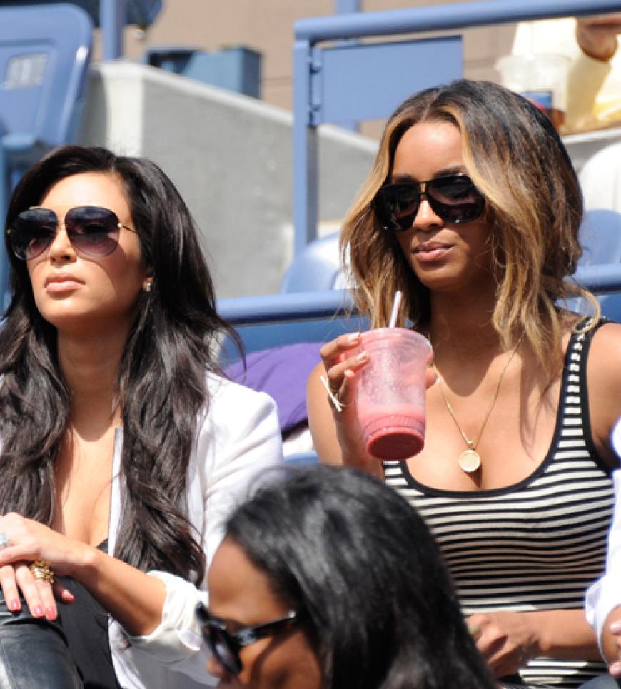 Zwei Beauties am Tennis-Court: Kim Kardashian und Ciara beobachten Serena Williams im Match gegen Anastasia Pavlyuchenkova