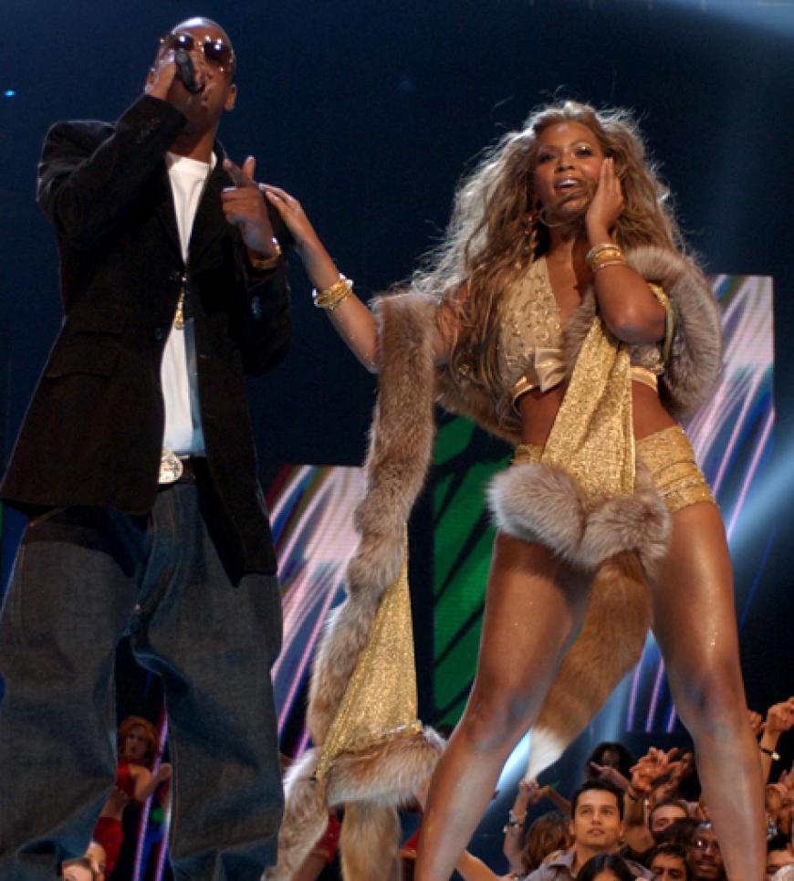 Heiß, heißer, Beyoncé! Die Sängerin gehört zu den bestbezahlten der Welt, gemeinsam mit ihrem Ehemann Jay-Z gehört sie zu den einfluss- und reichsten Musik-Paaren der Welt!