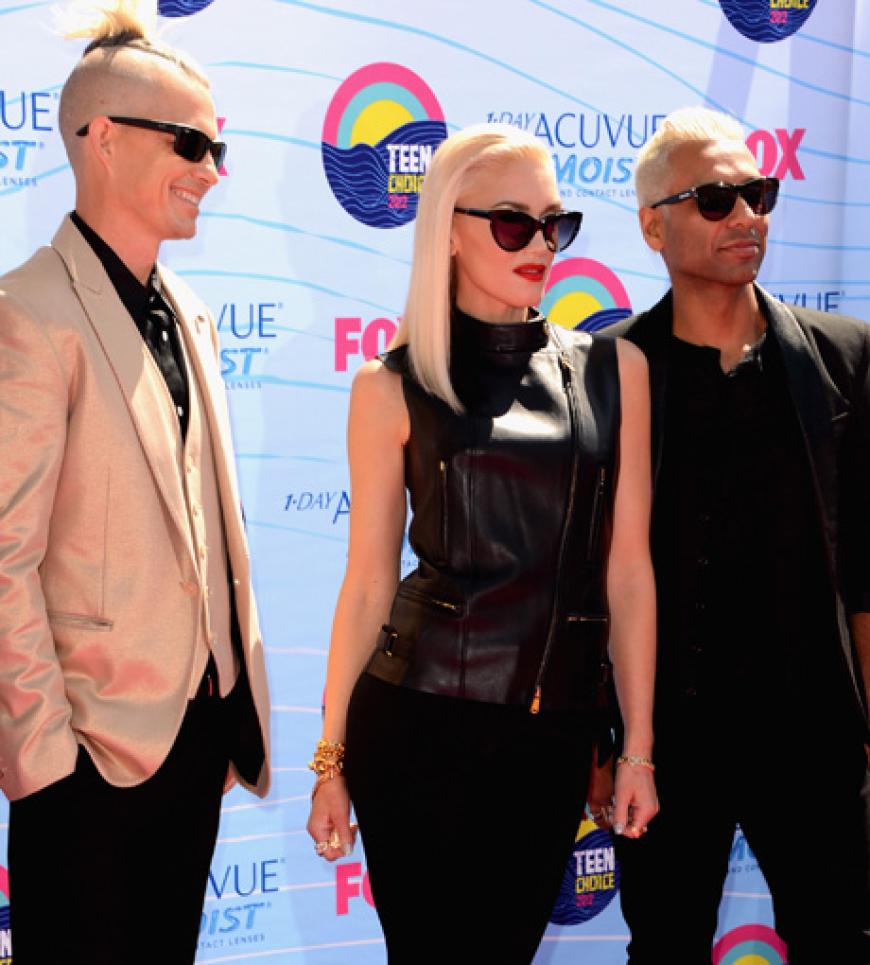 Bitte nicht so ernst! No Doubt Frontfrau Gwen Stefani gefällt uns in ihren bunten Outfits viel besser als in diesem Terminator-Look.