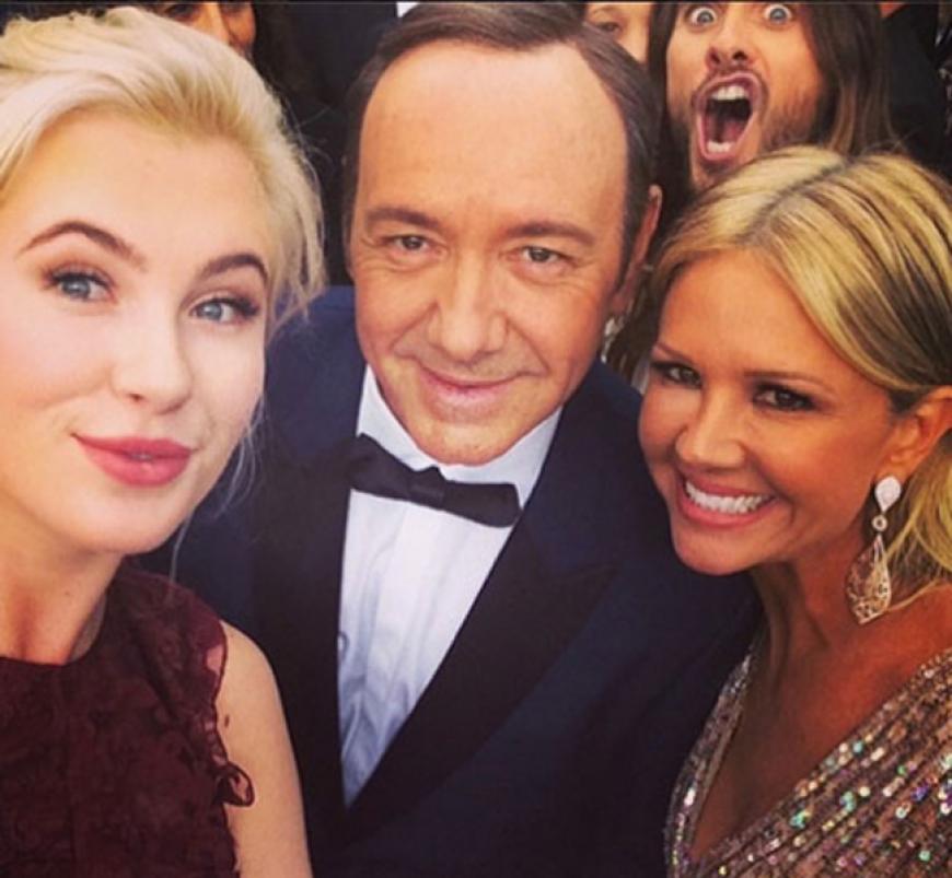 Cool! Kevin Spacy mit Ireland Baldwin