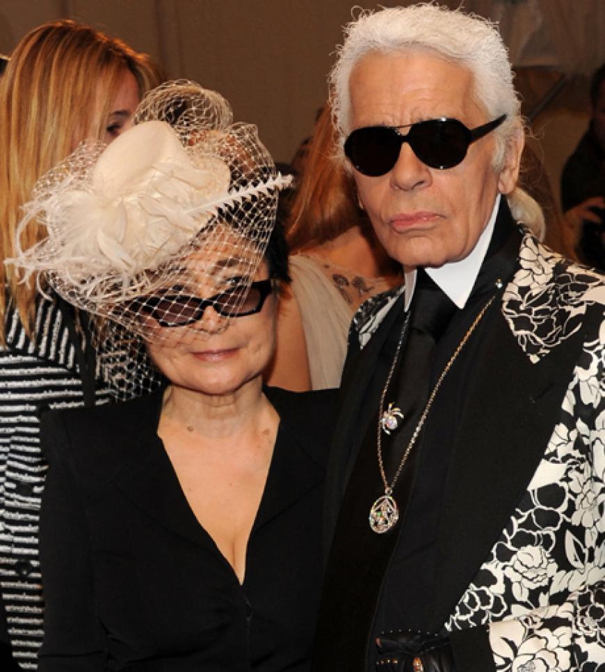 Yoko Ono mit Mode-Zar Karl Lagerfeld
