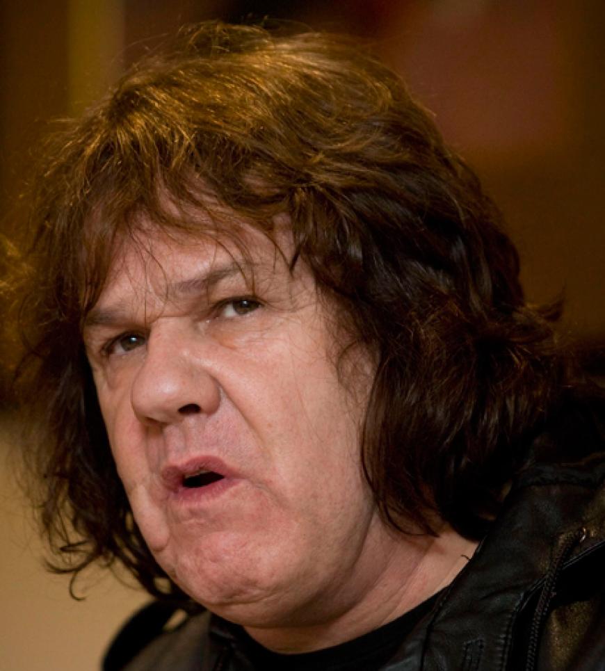 Der britische Musiker Gary Moore wurde am 06.02.2011 im Alter von 58 Jahren tot in einem Hotelzimmer im spanischen Estepona aufgefunden. Er war während des Schlafes an einem Herzinfarkt gestorben