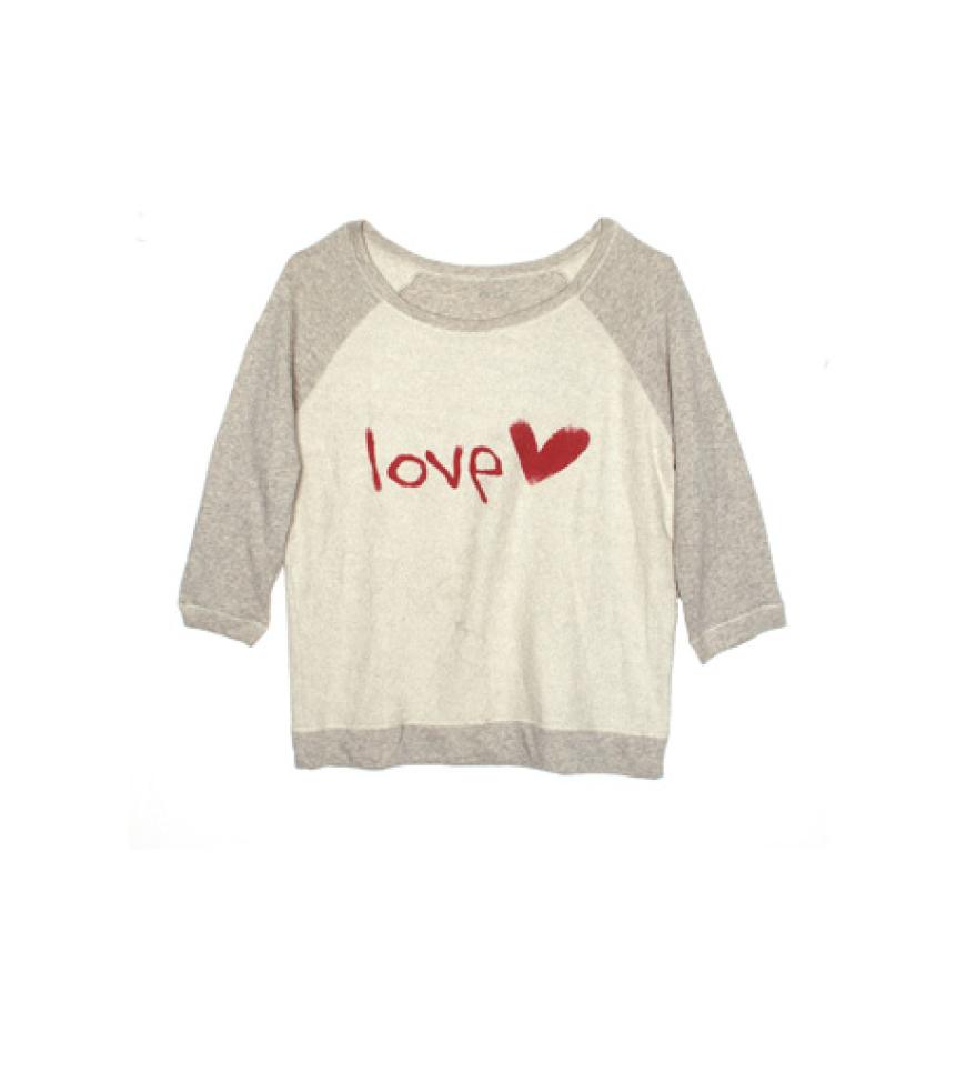 14. September 2012: Wir sind absolut in love mit den tollen Shirts und Pullovern von The Hip Tee. Den Kontrast-Sweater mit Love-Print gibt es über thehiptee.es für ca. 85 Euro