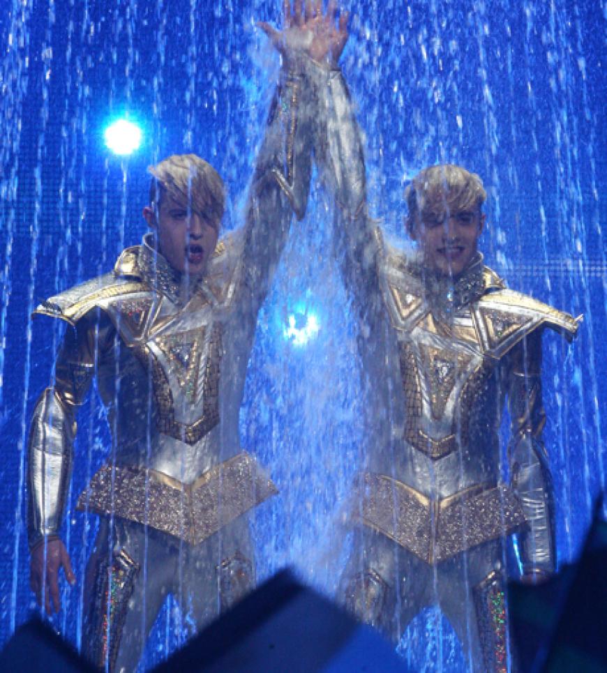 Das Space-Duo sang