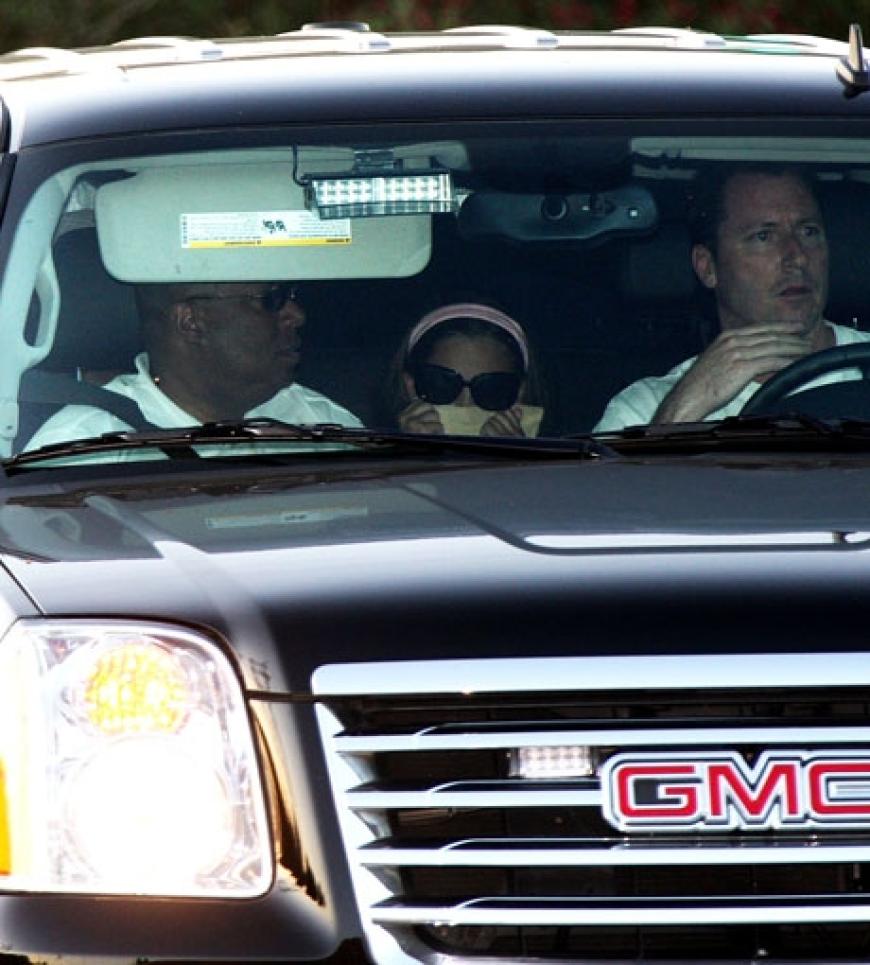In einem anderen Wagen sitzt Michaels Tochter Paris Michael Katherine Jackson