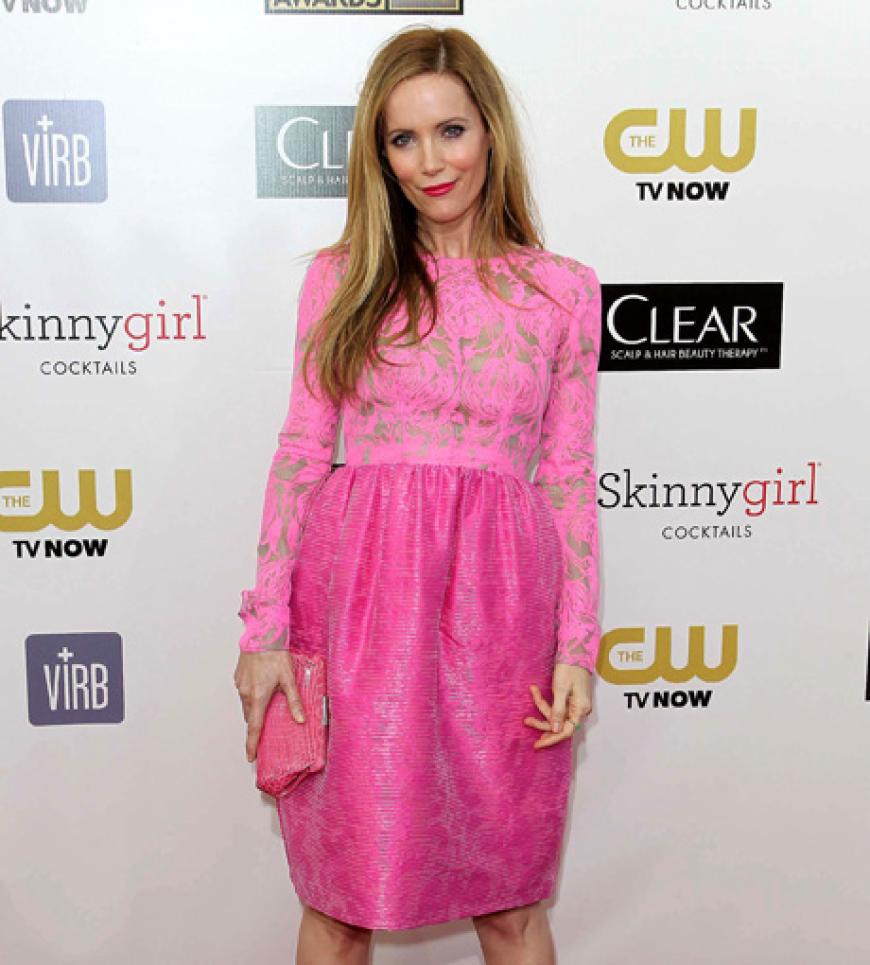 Ein Traum, dieses Outfit von Leslie Mann! Ganz viel Pink, ganz viel Rosa und ein kleiner Prinzessinnen-Rock. Welche 3-Jährige würde nicht gern genau so aussehen?!