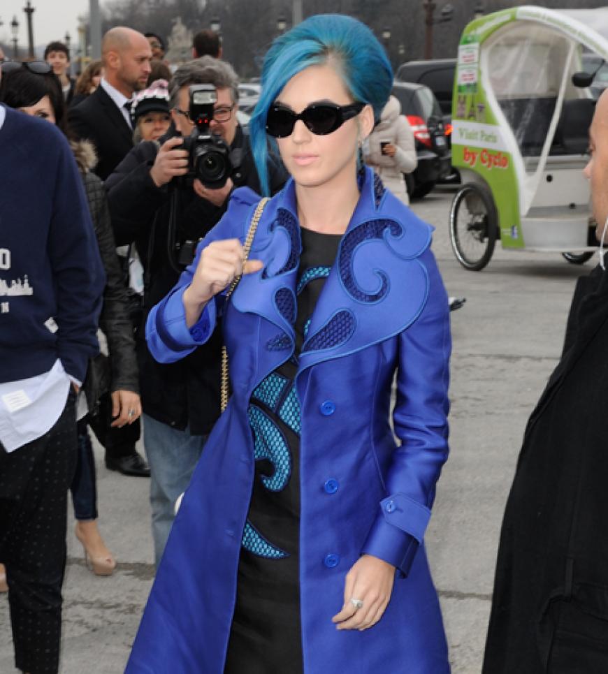 Neue Show - neuer Look: Niemals dasselbe Outfit auf mehreren Schauen tragen. Oberste Styling-Regel. Katy hält sie gottseidank ein!