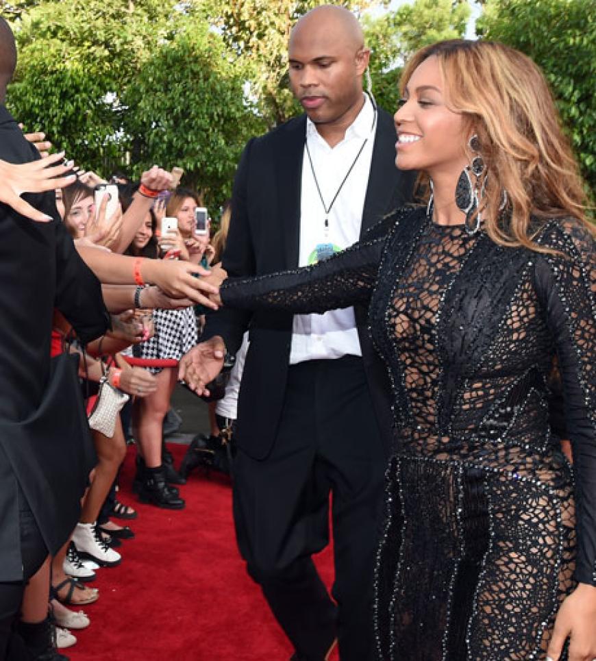 Immer schön lächeln und Händeschütteln: Beyoncé strahlte - trotz anhaltender Trennungsgerüchte von Ehemann Jay-Z
