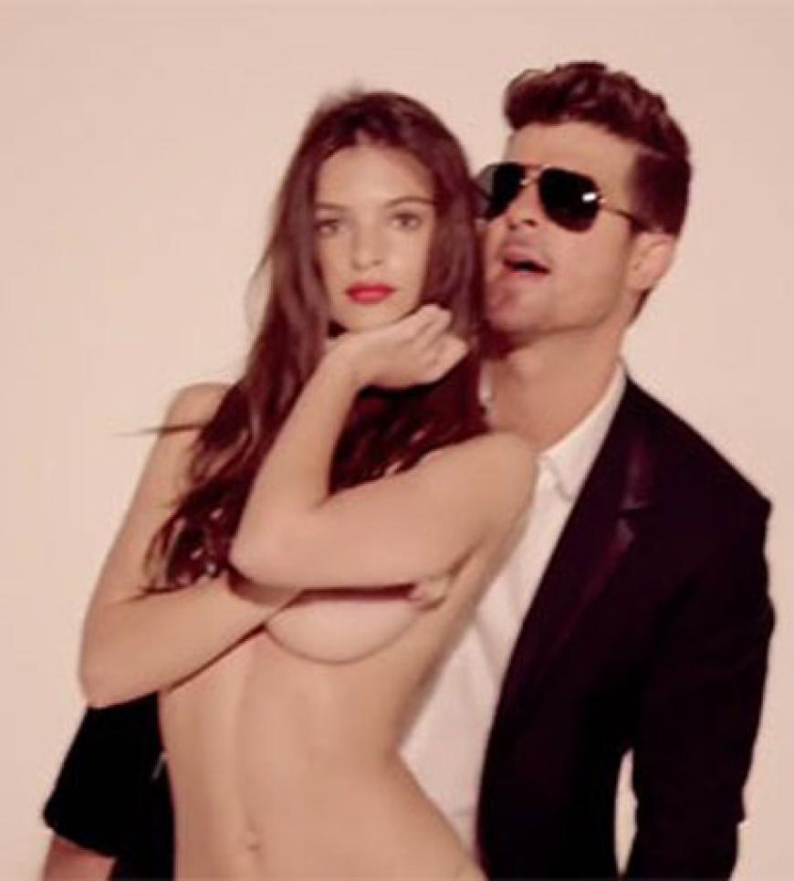 Robin Thicke und seine drei vor allem nackten Girls aus dem Video