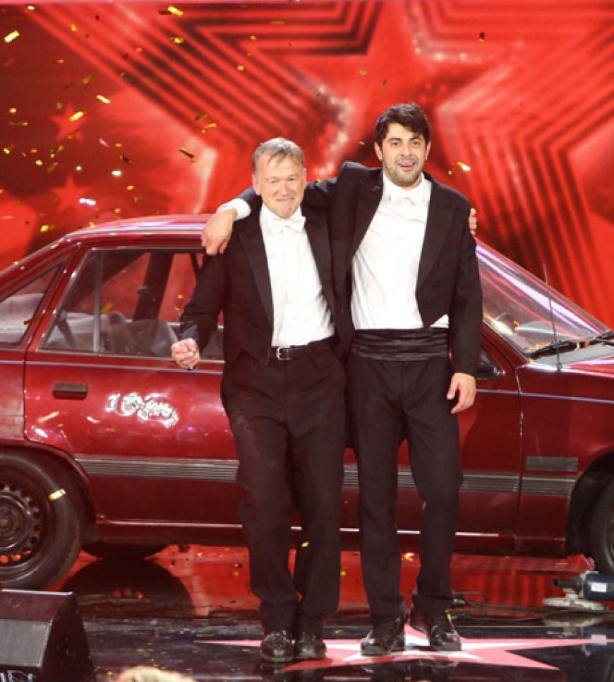 Christian von Richthofen und Leonard Lazar, bekamen von Thomas Gottschalk den Freiheitsschein fürs Halbfinale