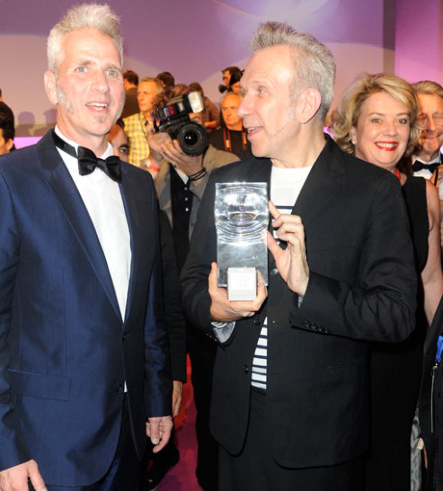 Am Freitag, 4. Mai, wurden im Tempodrom in Berlin die Duftstars 2012 verliehen. Star-Designer Jean Paul Gaultier feierte mit und gehörte zu den VIP-Gästen des Abends. Wer noch kam? OK! hat die Bilder