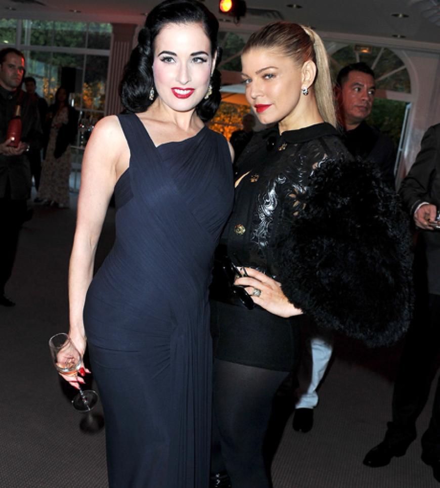 Rote Lippen sind zum Küssen da: Dita Von Teese und Fergie