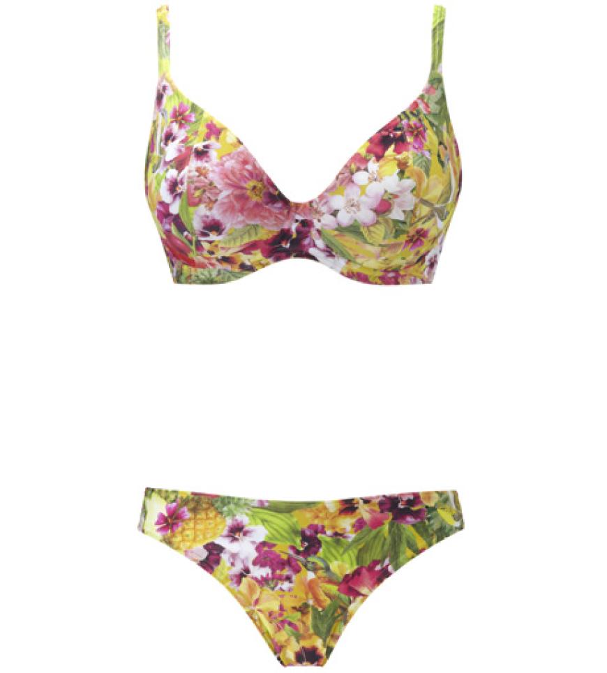 Der Bikini des Labels Freya strahlt in knalligen Farben und überzeugt durch seine perfekte Passform, ca. 80 Euro