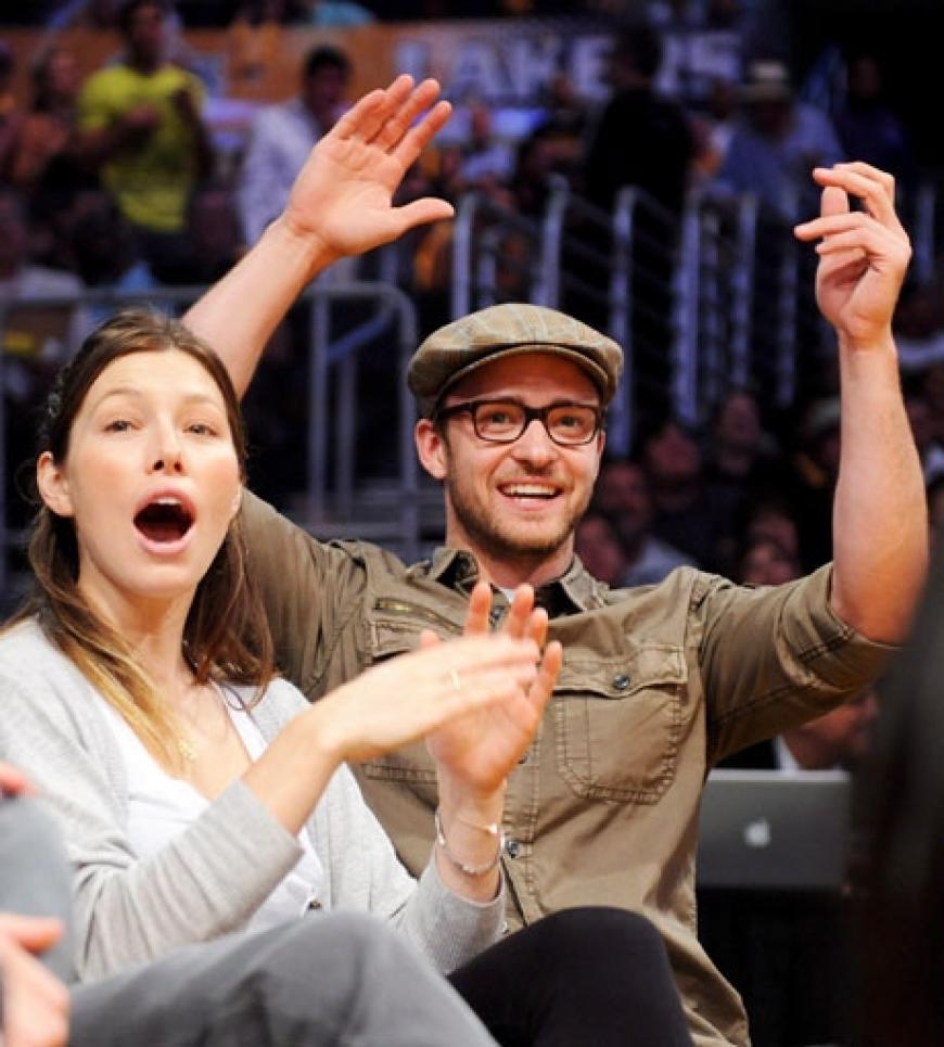 Trennungsgerüchte adieu! Justin Timberlake und Dauerfreundin Jessica Biel besuchten am 21. April zusammen ein Basketball-Spiel der L.A. Lakers in Los Angeles. Sieht etwa so ein unglückliches Pärchen aus?