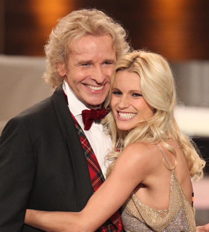 Dann wurde noch einmal seine Co-Moderatorin Michelle Hunziker gedrückt. Zwei Jahre moderierte das Duo erfolgreich