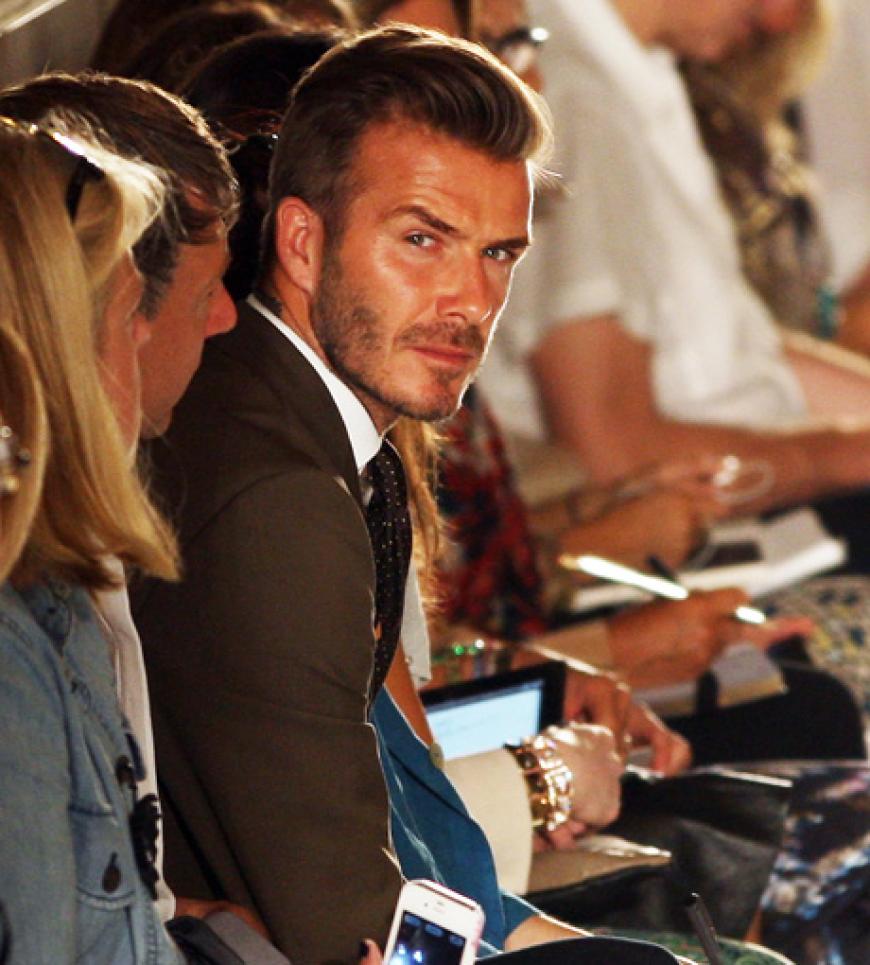Frauenschwarm, fürsorglicher Familienvater, liebender Ehemann - und gut aussehend dazu: David Beckham bei der Fashion Show seiner Frau Victoria in New York