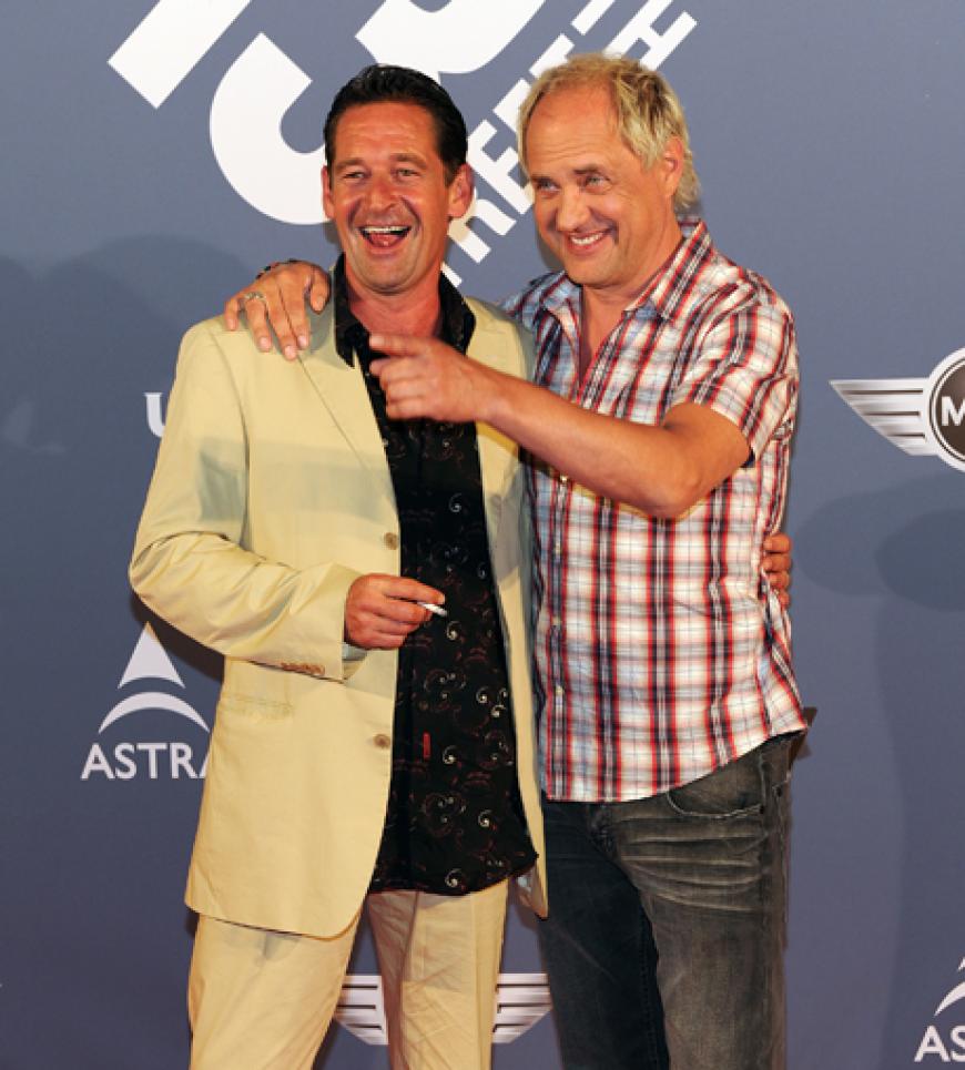 Die Schauspieler Max Tidof und Uwe Ochsenknecht hatten gemeinsam viel Spaß auf dem Roten Teppich