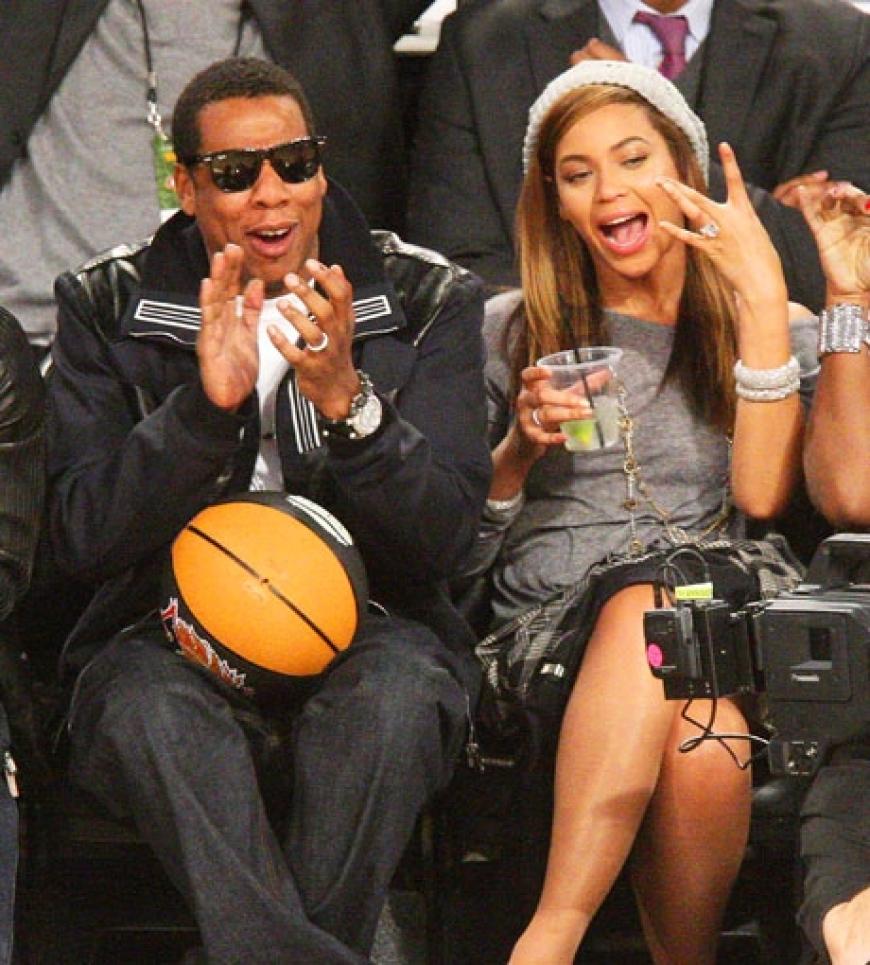 Beyoncé mit Ehemann Jay-Z zeigen, wie Anfeuern richtig geht