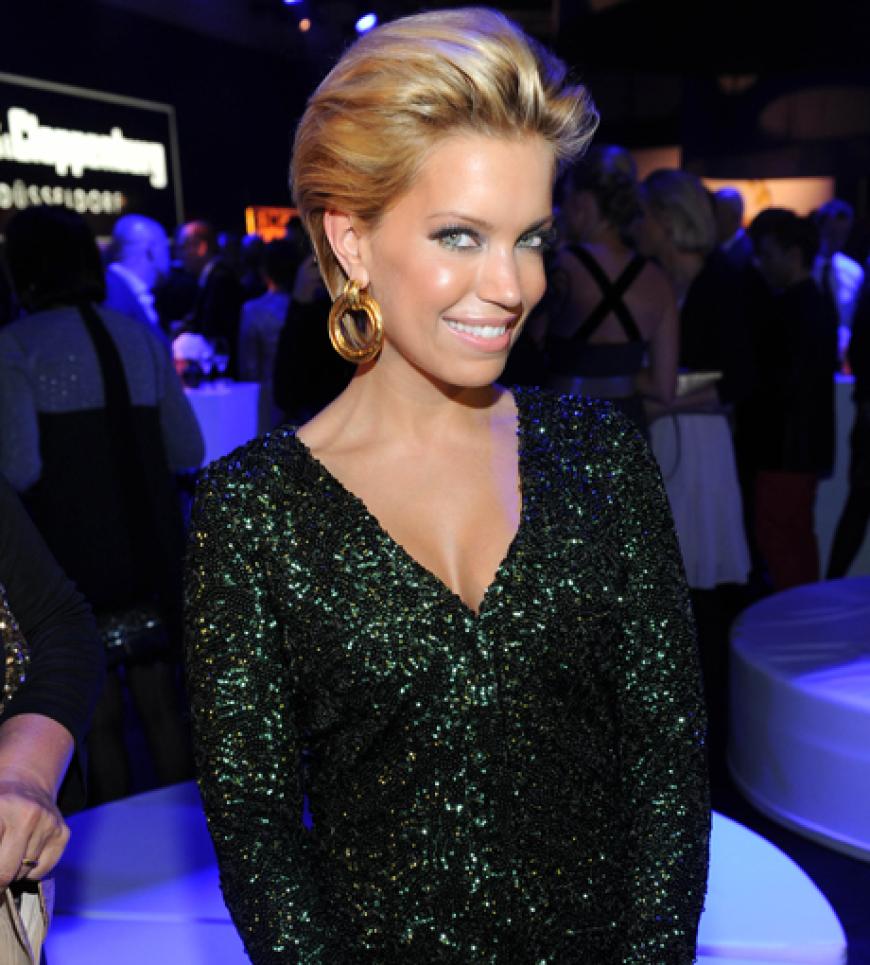 Be-he-zaubernd: Sylvie van der Vaart strahlte mit ihrem Paillettenkleid um die Wette