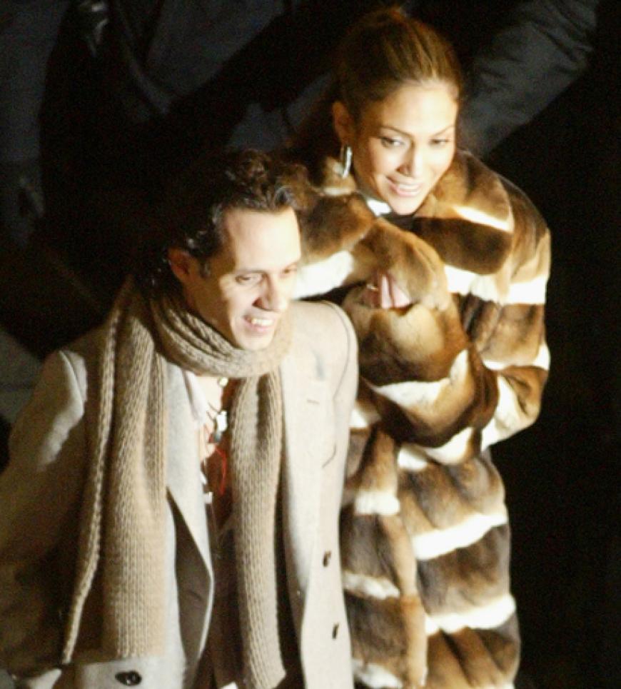 Erstes Bild nach ihrer Hochzeit: Im Februar 2005 kamen Jennifer Lopez und Marc Anthony zur Fashion Week New York