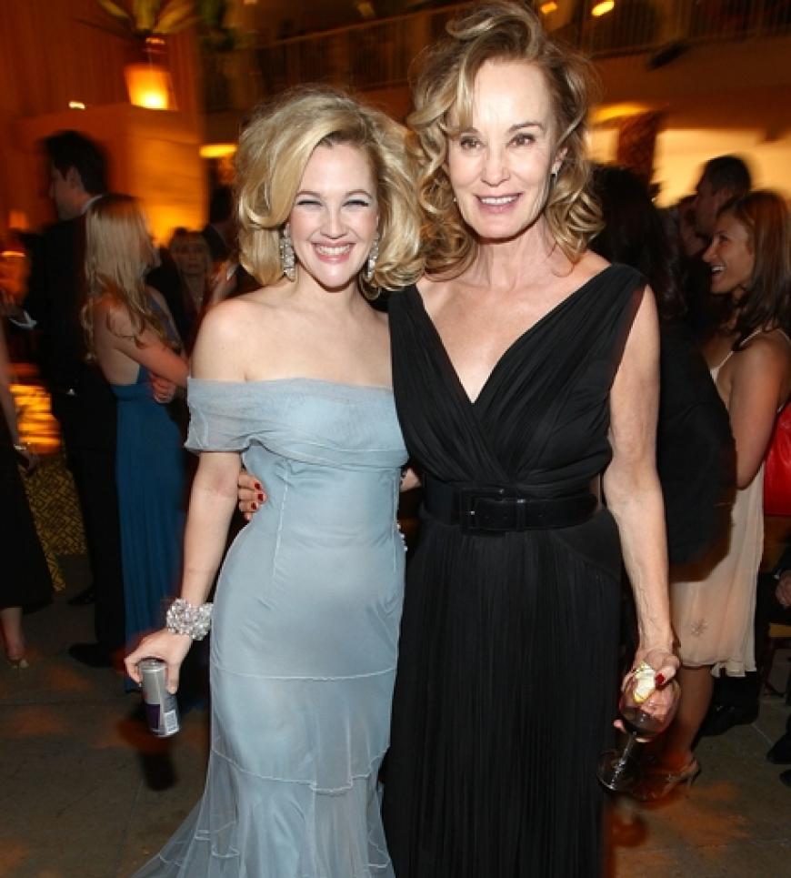 Zeigten sich schon vor der Verleihung sehr innig: Jessica Lange und Drew Barrymore.