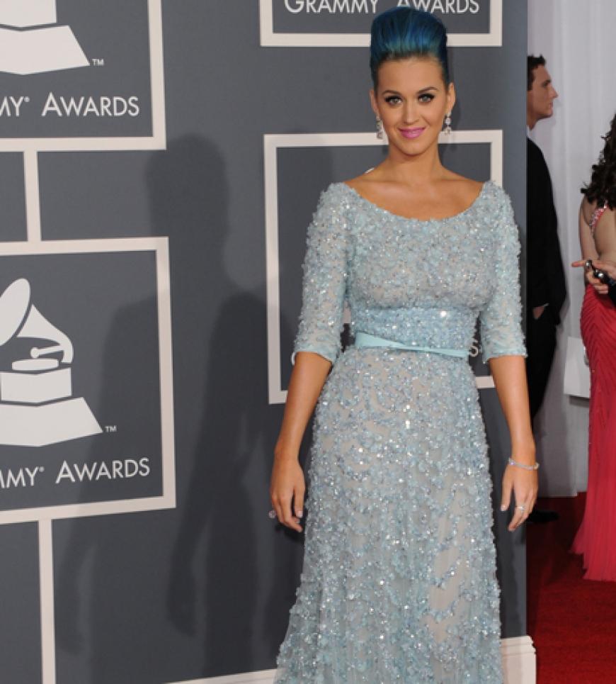 Obwohl die Verleihung der 54. Grammy Awards nach dem überraschenden Tod von Superstar Whitney Houston zu einer Gedenkveranstaltung wurde, ließen es sich die Superstars nicht nehmen und kamen in Scharen. Auf der Gästeliste: Katy Perry, Rihanna, Alicia Keys, Chris Brown und Abräumerin Adele. Hier gibt's die Bilder!