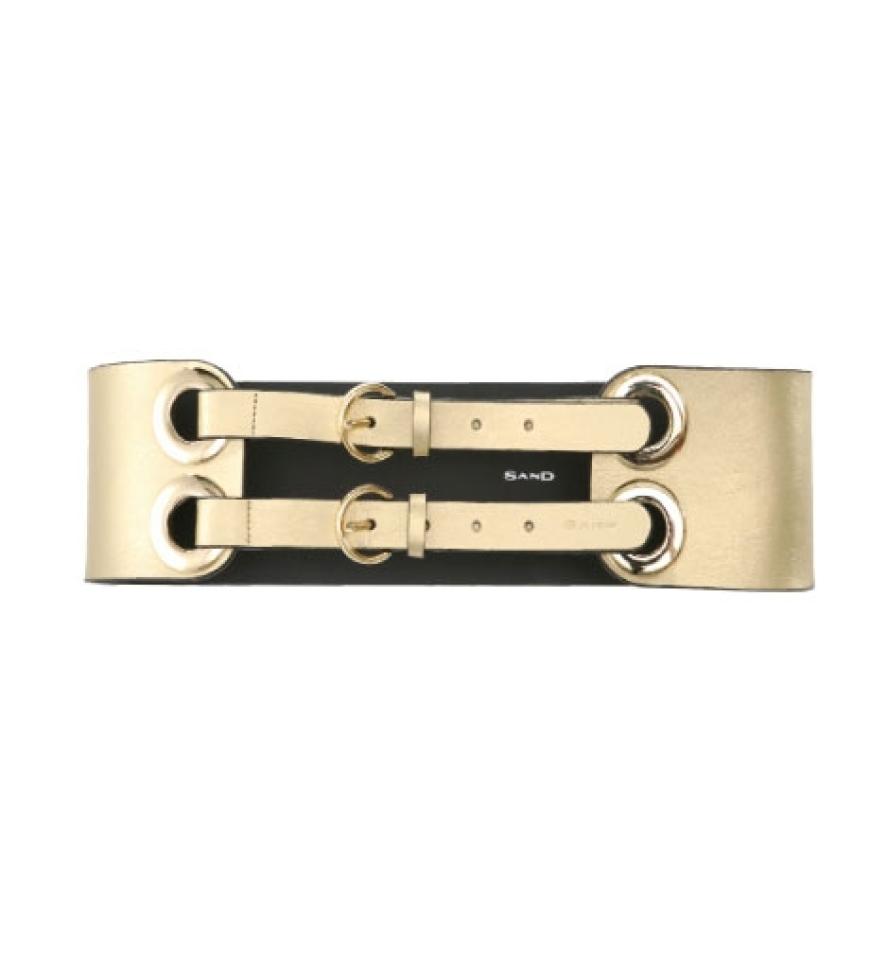 Metallic-Schimmer
von Sand,
ca. 120 Euro