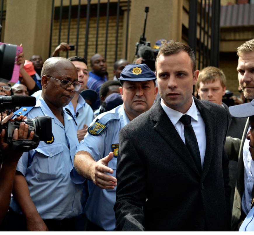 Am 3. März 2014, über ein Jahr nach dem mutmaßlichen Mord, beginnt der Prozess gegen Pistorius