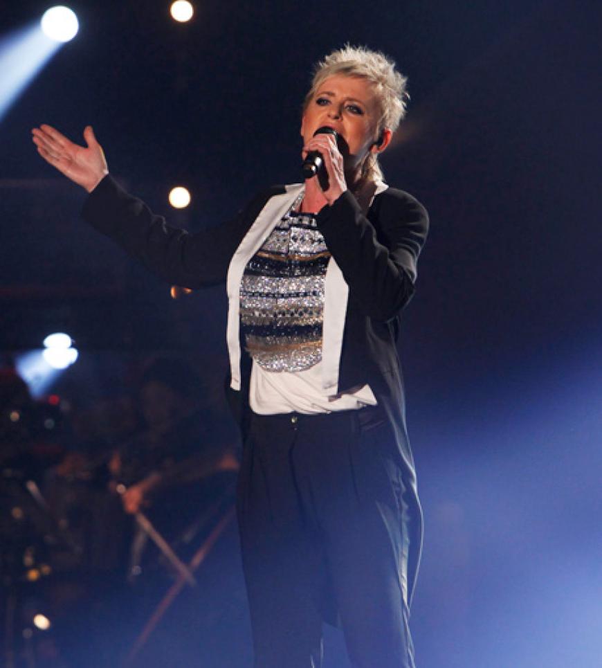 Die dritte Live-Show: Entertainerin Brigitte Lorenz bleibt sich treu und versucht es auf ihre Art: Mit „So Leb‘ Dein Leben