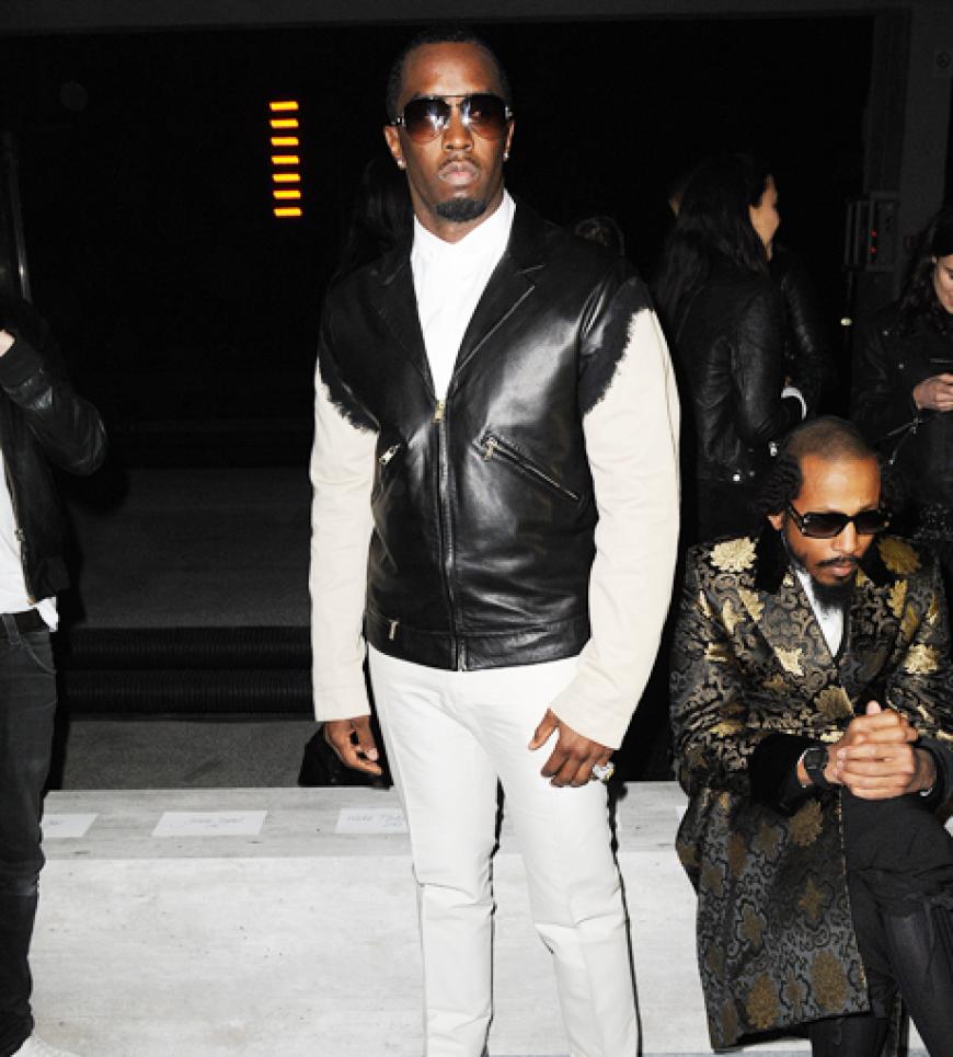 Bei der Fashion Week Paris zeigt auch Rapper Kanye West seine Mode. Mit dabei sein Kollege P.Diddy