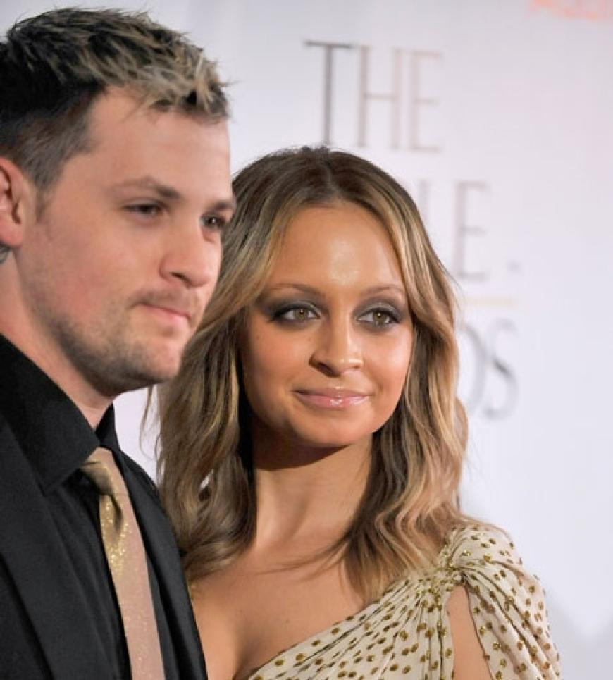Baby Nr. 2 gabs dieses Jahr auch für dieses Paar: Nicole Richie, Joel Madden und Töchterchen Harlow durften sich im September über ein neues Familienmitglied freuen: Sohn