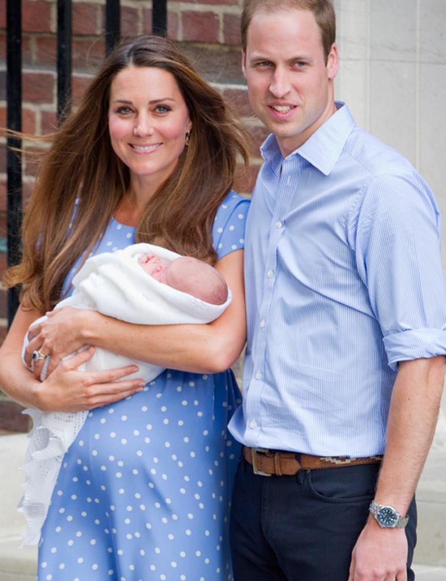Glückliche Eltern: Um 19.13 Uhr (Ortszeit) treten Kate und William mit ihrem Baby vor die Tür des St. Mary's Krankenhaus und präsentieren ihren Sohn zum ersten Mal