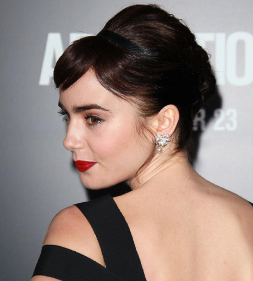 Lily Collins war ganz im Stil von Audrey Hepburn gestylt