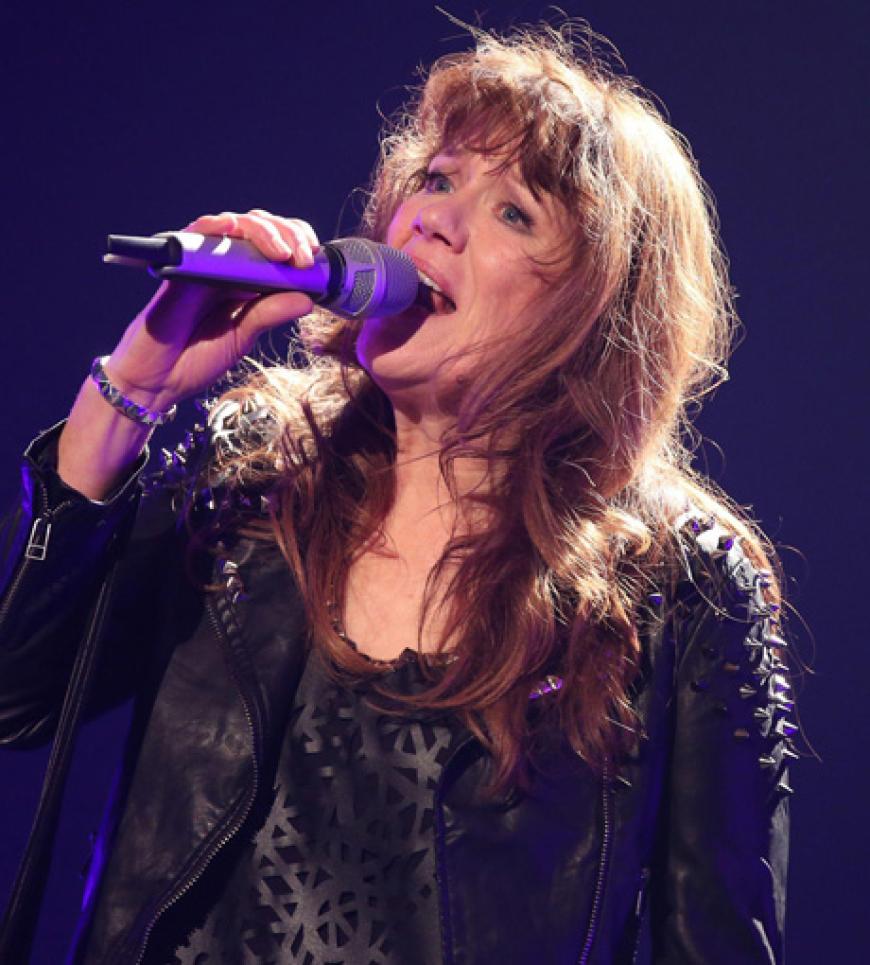 Die 63-jährige Rock-Lady Rita van Nek sang