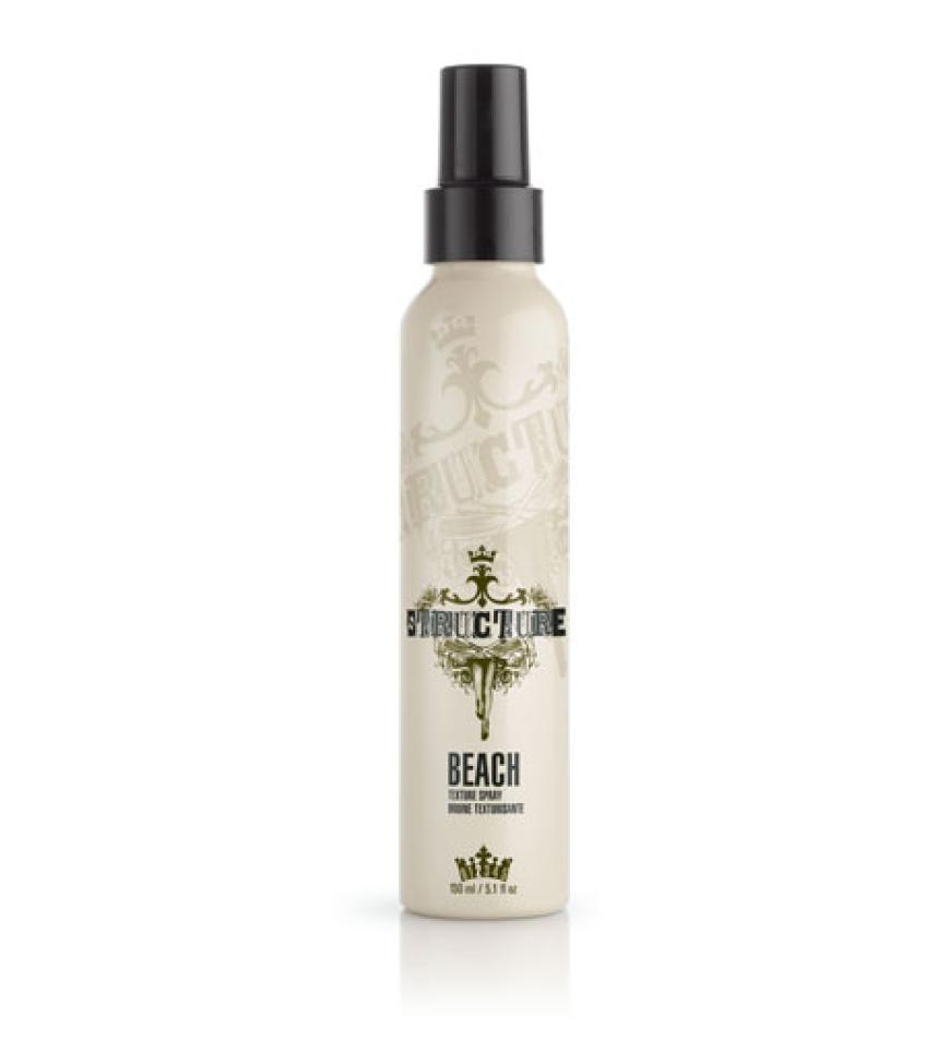 Strandmähne auf Knopfdurck: Einfach ins Haar sprühen, einarbeiten und fertig sind die Beach Babe Waves. Zudem werden 25 000 Pfund des Umsatzes dieses Sprays an bedürftige Jugendliche gespendet. Das finden wir ganz vorbildlich und holen uns gleich mehrere Exemplare! Structure Beach Texture Spray, 150 ml ca. 17 Euro, erhältlich in JOICO Friseursalons
