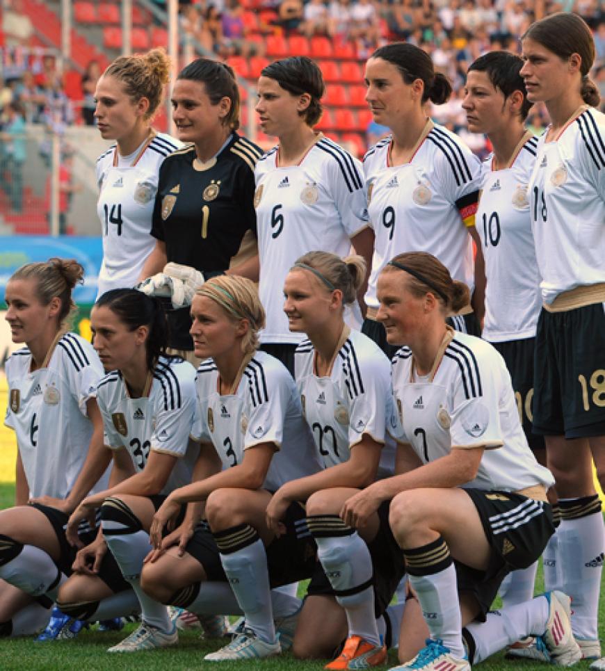 Die haben Profil: Die National Spielerinnen als komplettes Team und in der Seitenansicht