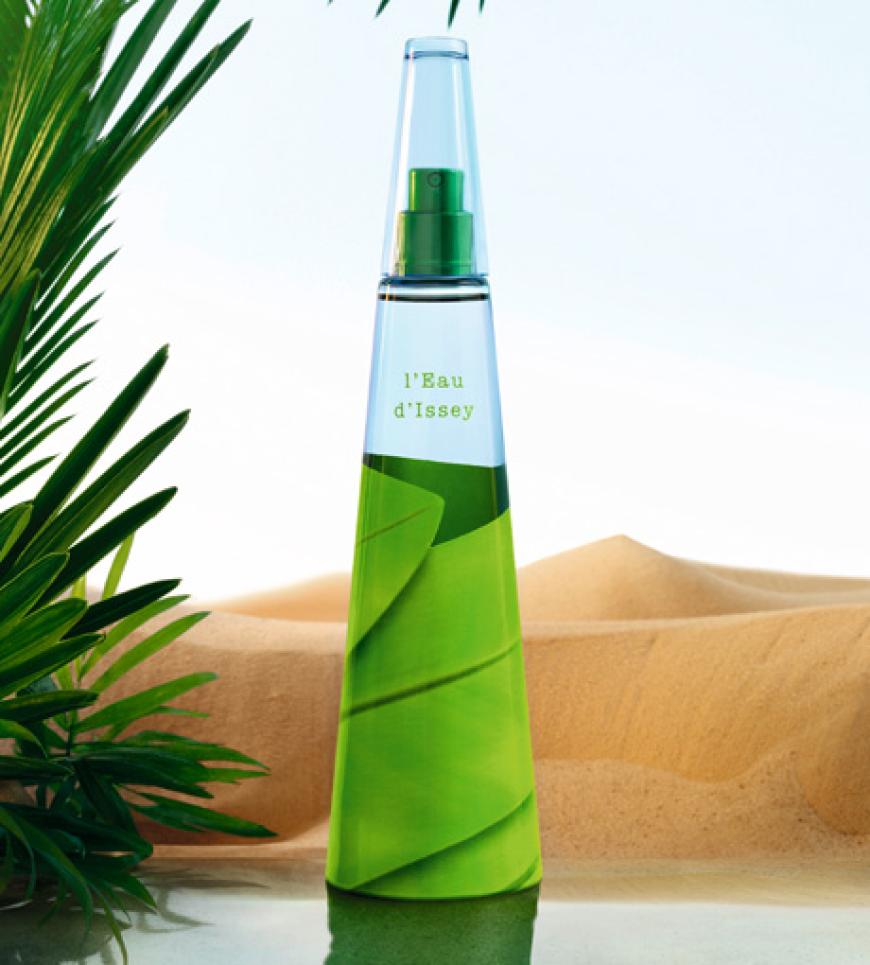 Pfingstrose, Osmanthus und Edelhölzer: âL'EAU D'ISSEY Sommer´ 2012