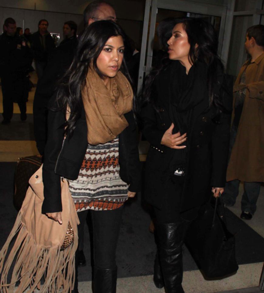 Kim und Kourtney Kardishian treffen in NYC ein´
