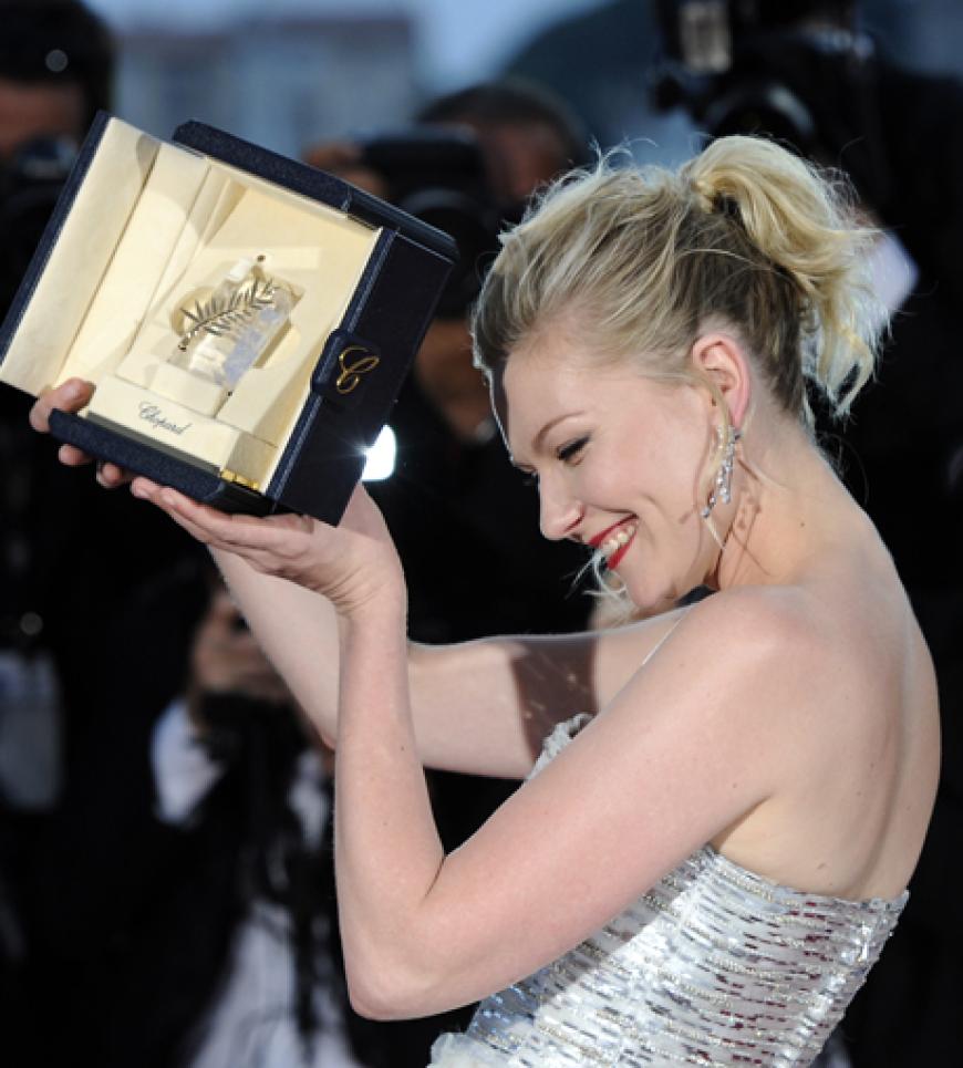 Sie ist wieder zurück! Mit der Auszeichnung setzt Kirsten ihrer Alkoholvergangenheit hoffentlich ein Ende