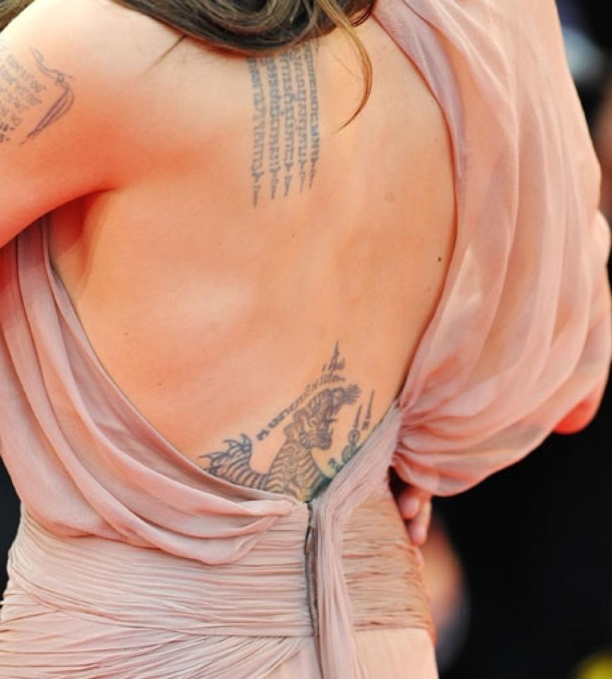 Sexy Back: Angelina liebt Tattoos