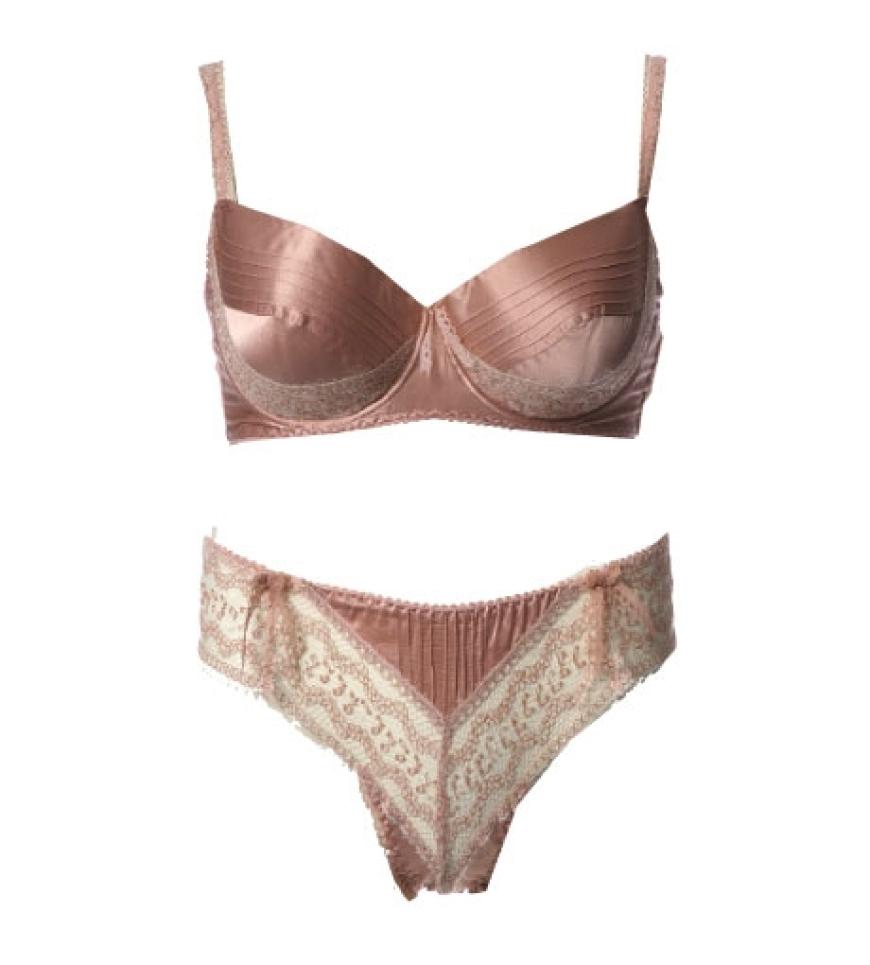 Fein bestickt von Janet Reger: BH ca. 90 Euro, Slip ca. 40 Euro