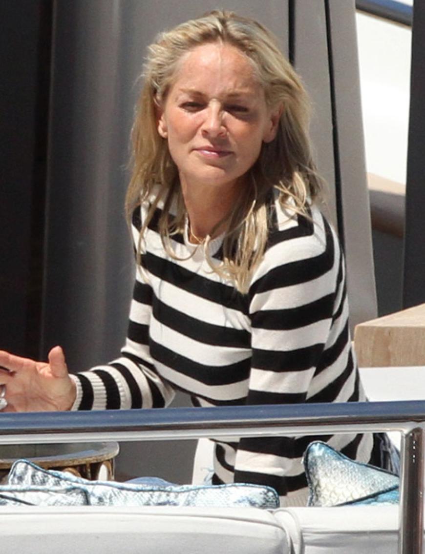 Tag 8 in Cannes: Und auch solche Aufnahmen gibt es aus der Glamour-Stadt. Ungeschminkte Stars. Na, erkennen Sie diesen Promi?