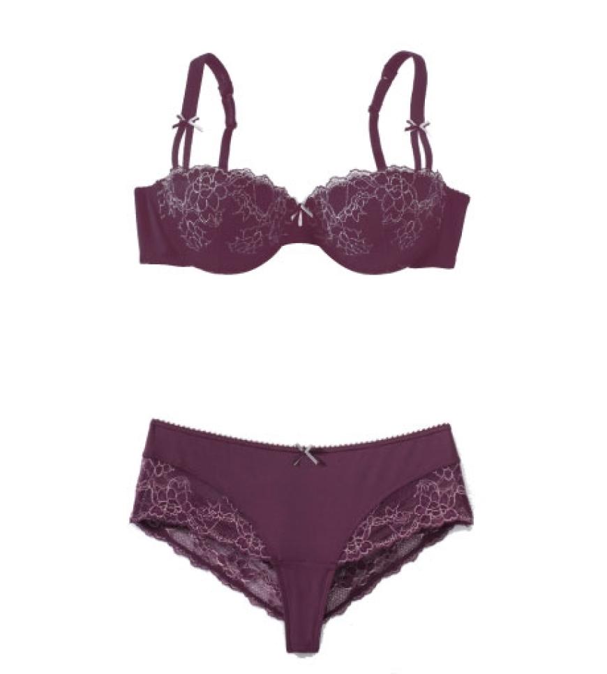 Mit zartem Blumenmuster von s.Oliver, BH ca. 25 Euro, Slip ca. 15 Euro