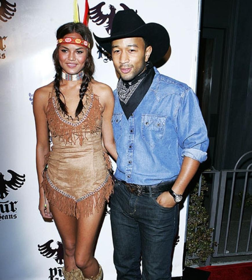 John Legend kam mit seiner Begleitung als Cowboy und Indianer