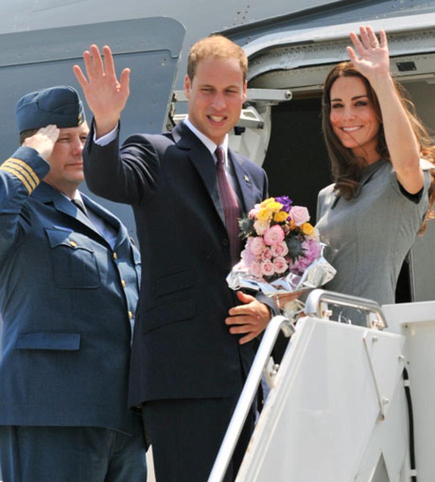 Diese beiden sind gerade auf Amerika-Tour: Kate und William. Hier verabschieden sie sich von ihren Fans in Ottawa, Kanada
